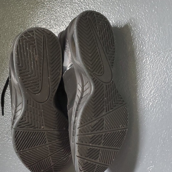 Nike - Picture 3 of 3